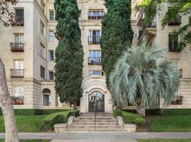 109 N Sycamore Ave, Los Angeles, CA