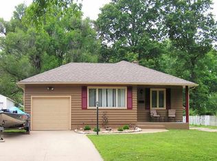 1927 SW Arnold Ave, Topeka, KS 66604