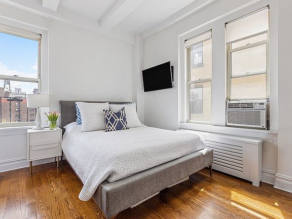 5th image of 25 5th Ave APT 11H