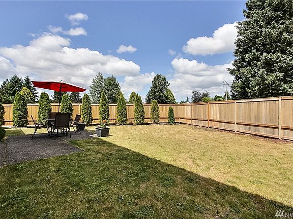 2nd image of 6003 Thornbury Pl SE