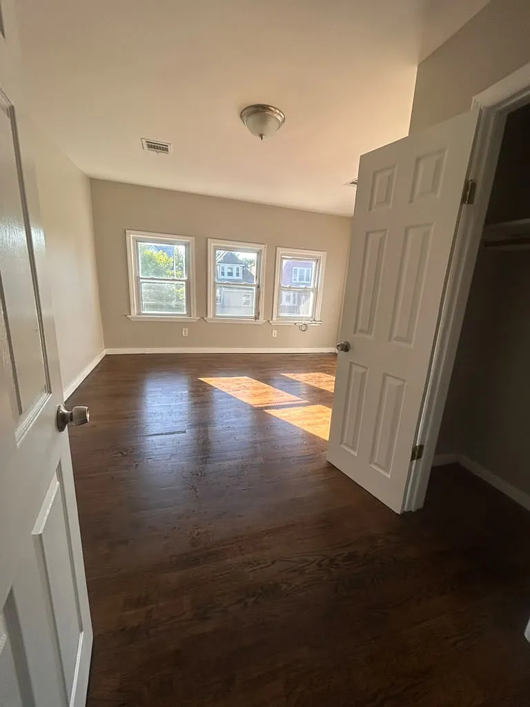 2 bed, $1,650 — Photo 4