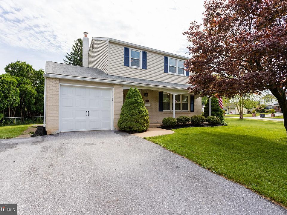 1st image of 113 Lake Dr