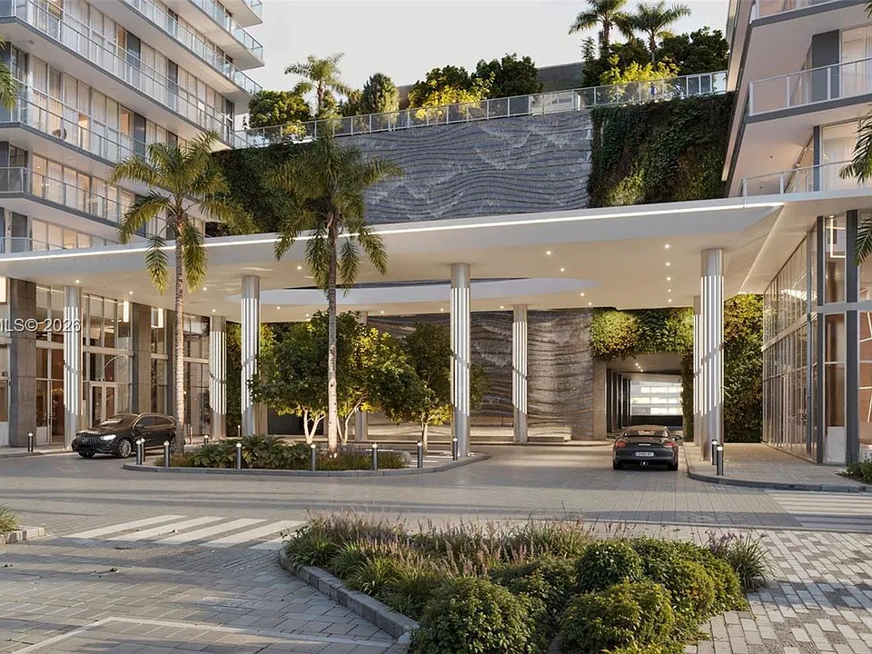 1170 E Hallandale Beach Blvd #1811