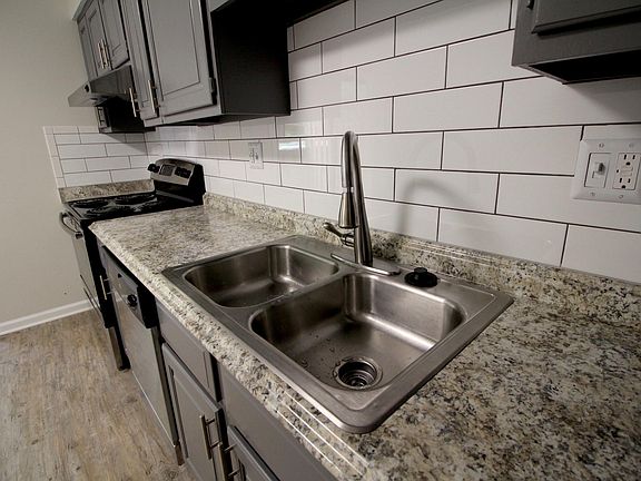 3rd image of 3015 Eaton St #2B