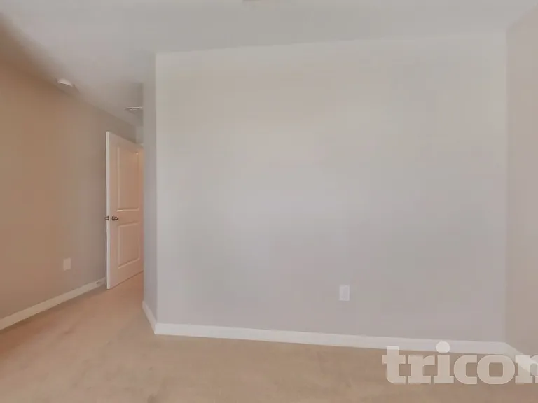 1724 Broad Winged Hawk Dr — Photo 10