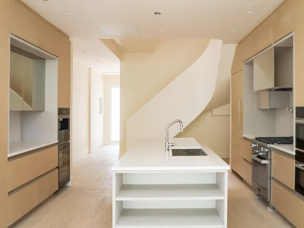 819 Dean Street image 8 of 33