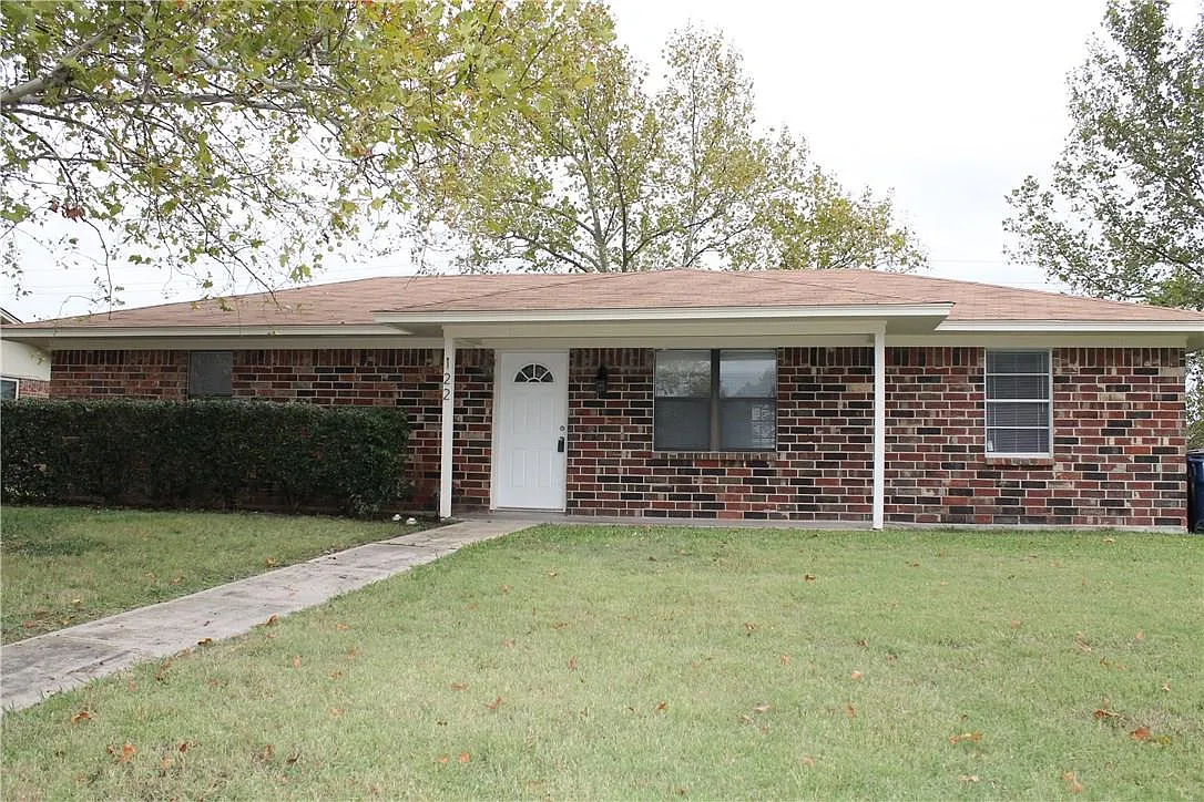3 bed, 1100 sqft, $1,595 — Photo 1