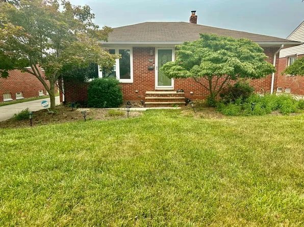 31005 Ronald Dr, Eastlake, OH 44095