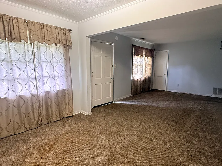 4300 Powell Ave — Photo 4