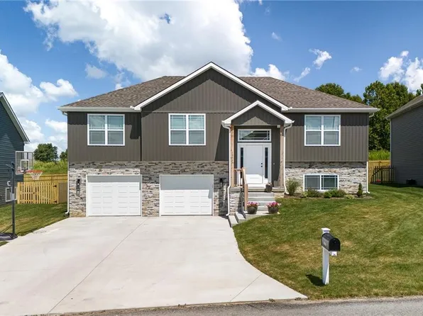 13927 Indian Rdg, Saint Joseph, MO 64505