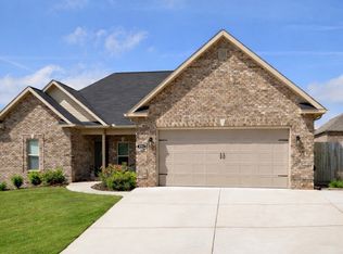 420 Charlotte Dr, Bonaire, GA 31005