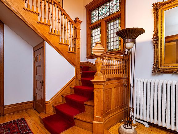 5th image of 832 Fairmount Ave