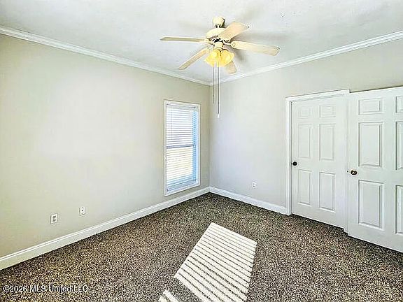 5th image of 571 King Ranch Rd
