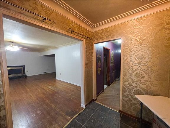 3rd image of 2911 Myer Blvd
