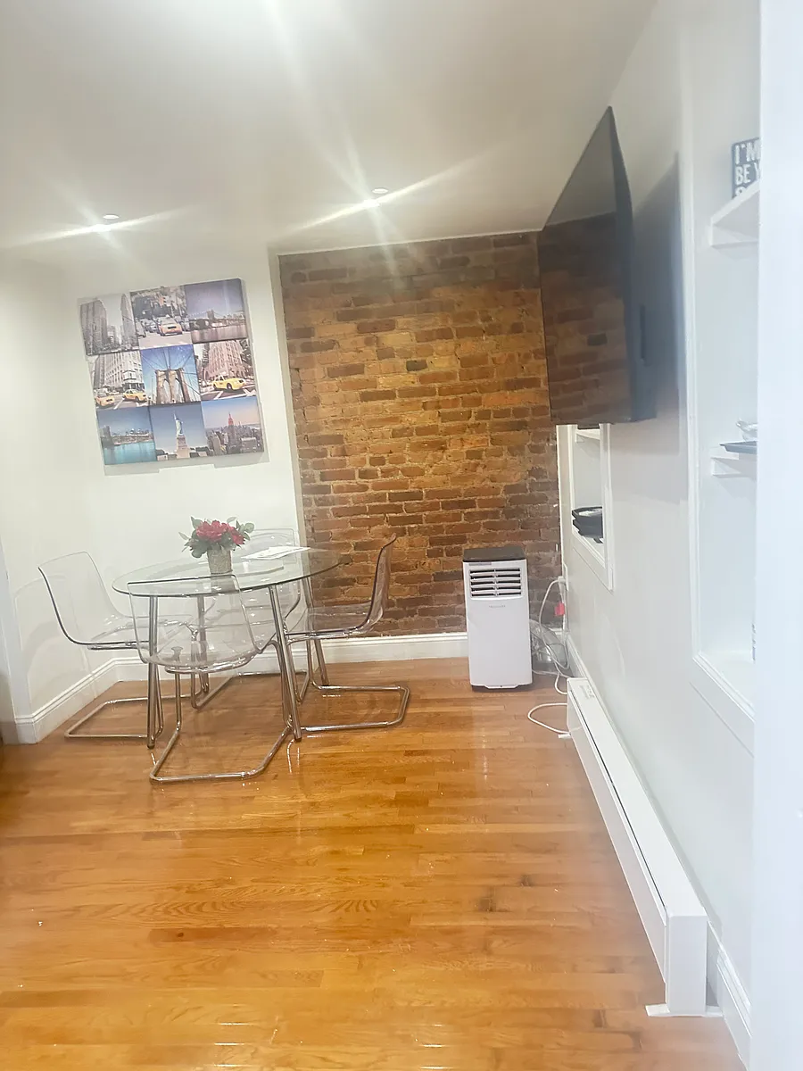 Building Photo - 128 Greene Ave #1R
