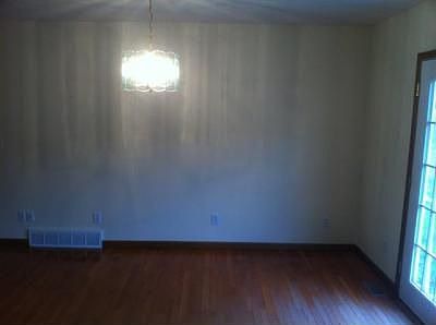 4th image of 96 Central Dr