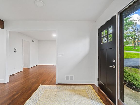 5th image of 7020 Royalgreen Dr
