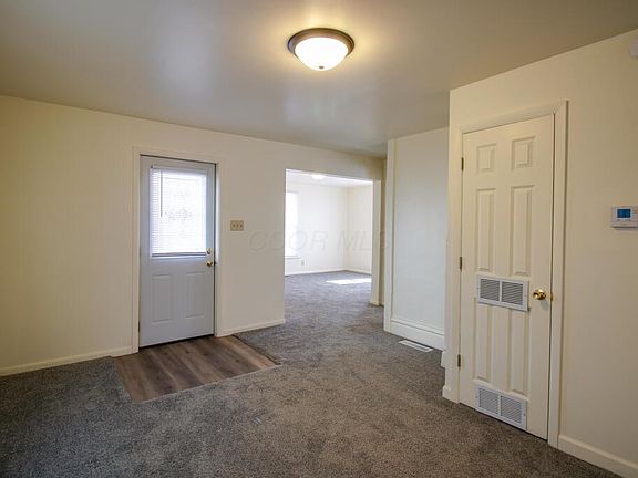 3rd image of 283 Rose Ave