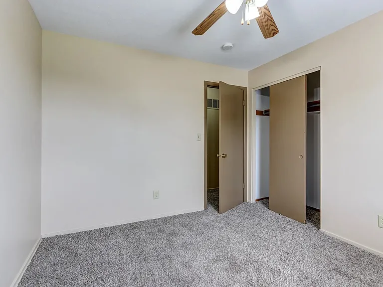 Ellacott Parkway Apartments — Photo 51