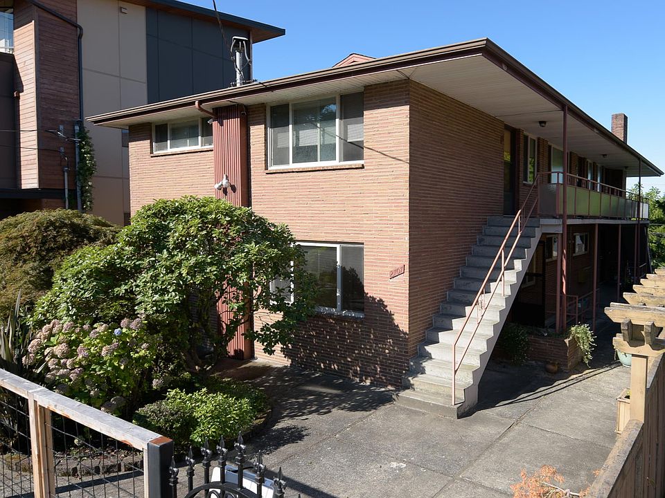1st image of 2707 Franklin Ave E APT 2