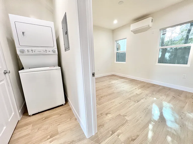 6723 Beverly Blvd — Photo 6