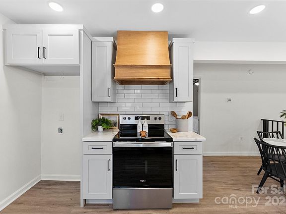 4th image of 507 W Henry St