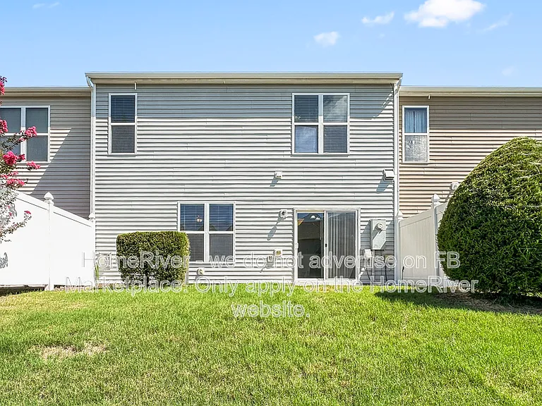 8104 Yaxley Hall Dr — Photo 17