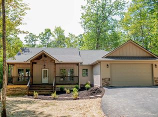 196 Creekview Ct, Jamestown, TN 38556