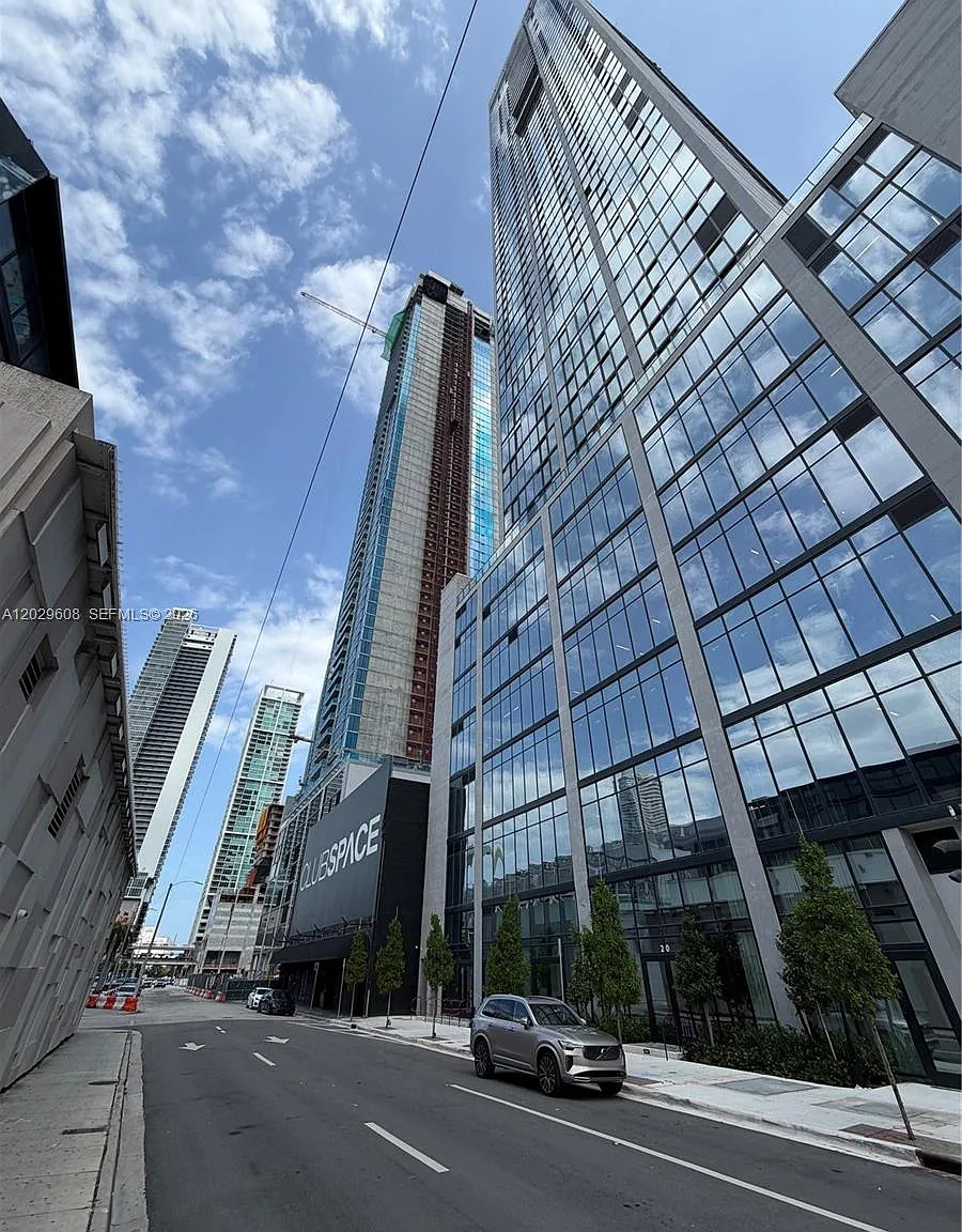 E11even Club Residences — Photo 1