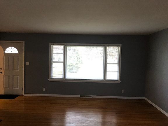 4th image of 69148 Hazel St