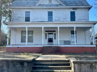 514 Champlain St, Hamlet, NC 28345