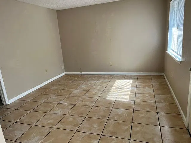411 Johnson St #K — Photo 15