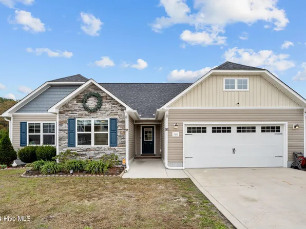 203 Rowland Drive, Richlands, NC 28574