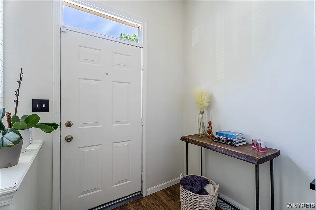 2 bed, 1.5 bath, 1512 sqft, $2,500 — Photo 3