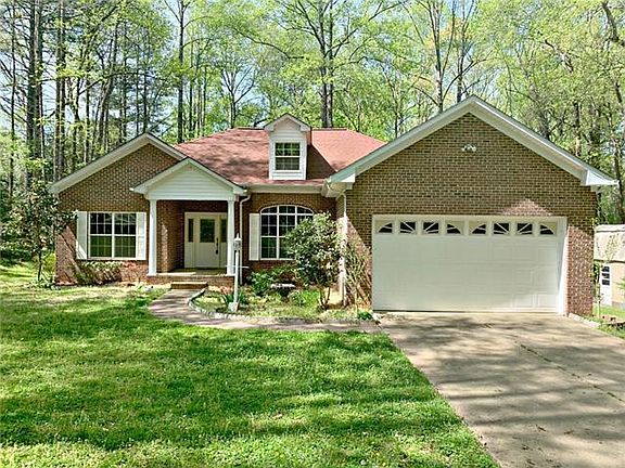 3rd image of 1241 36th Avenue Dr NE