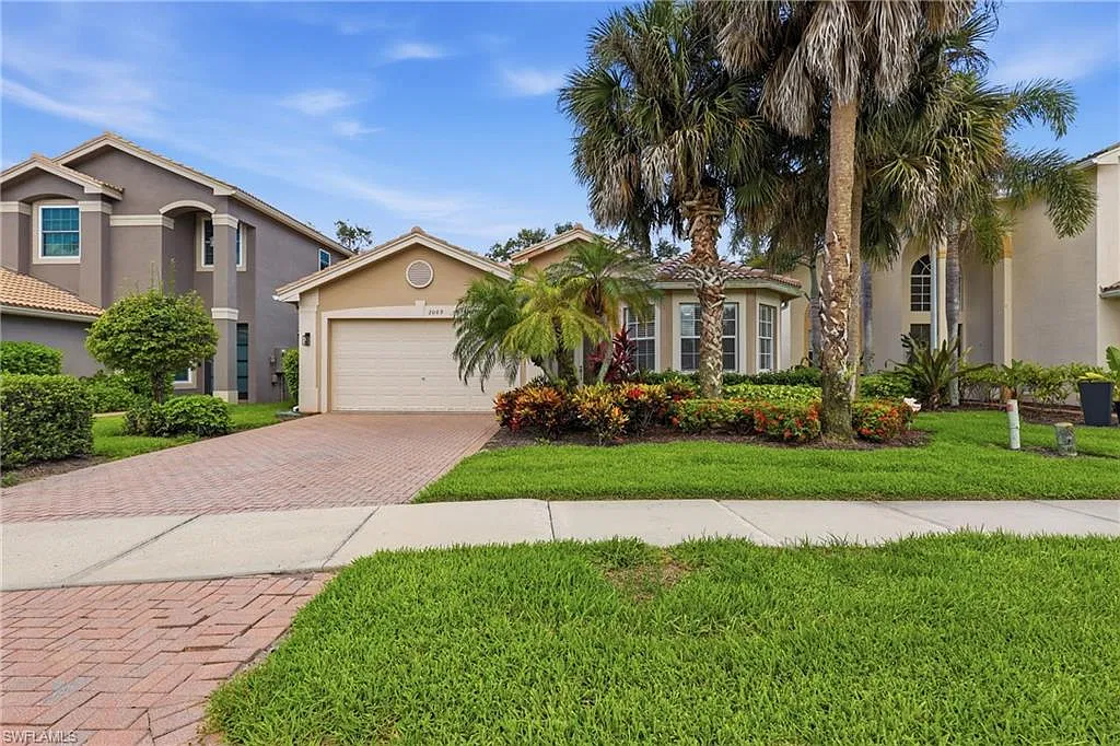 3 bed, 2.5 bath, 2351 sqft, $4,500 — Photo 1
