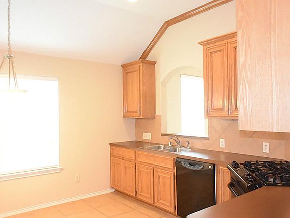 3rd image of 2615 Everhart Terrace Dr