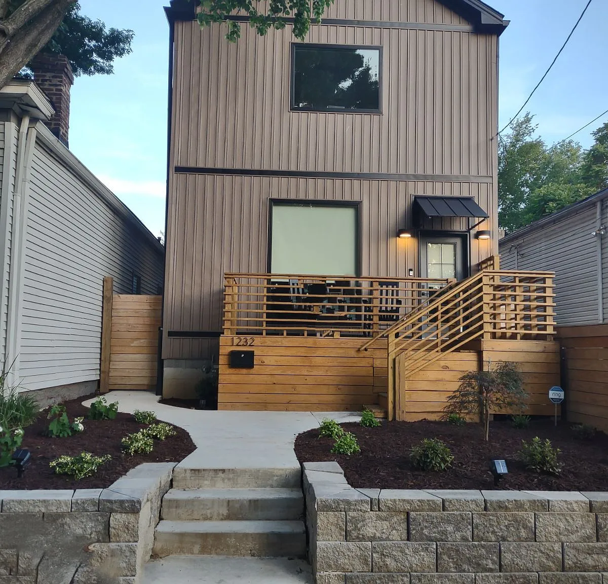 3 bed, 2.5 bath, 1968 sqft, $3,150 — Photo 2