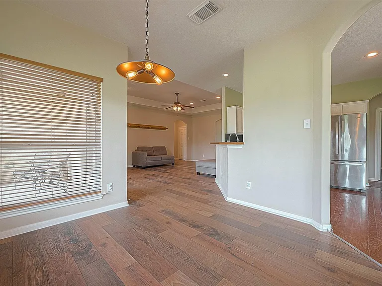 14403 Vlasta St — Photo 12