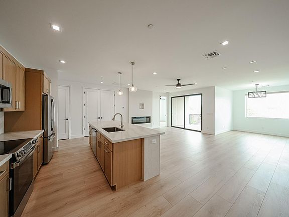 4th image of 15006 N Ivory Dr #204
