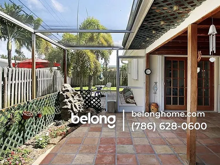 3050 NE 9th Ter #SINGLE FAMILY — Photo 3