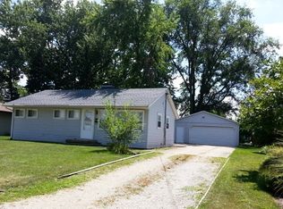 2926 7th St, Peru, IL 61354