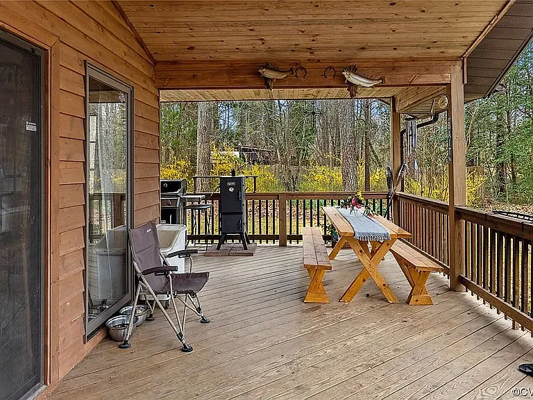 3 bed, 1344 sqft, $2,600 — Photo 2