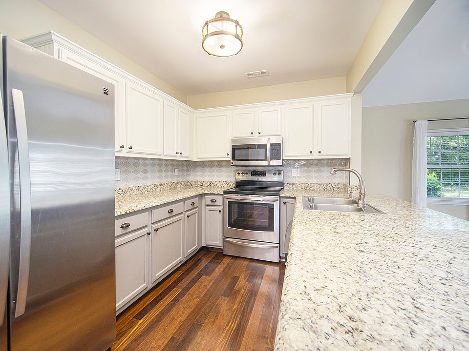 2nd image of 3714 Selwyn Farms Ln Unit 1