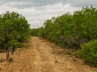 8 FM 1581, Pearsall, TX 78061
