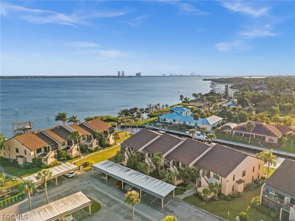 15481 Admiralty Cir APT 4, North Fort Myers, FL 33917