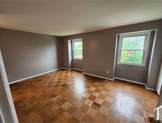 4th image of 322 High Knob Ln