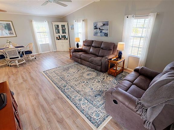 4th image of 15473 Sunkist Dr