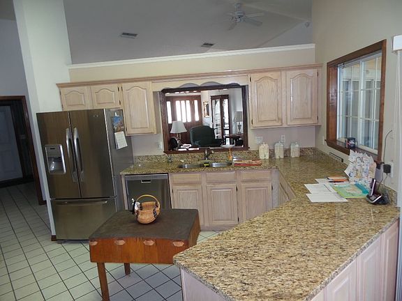 3rd image of 117 Village Del Lago Ln