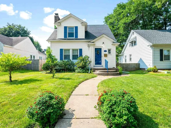 422 27th Ave, Moline, IL 61265